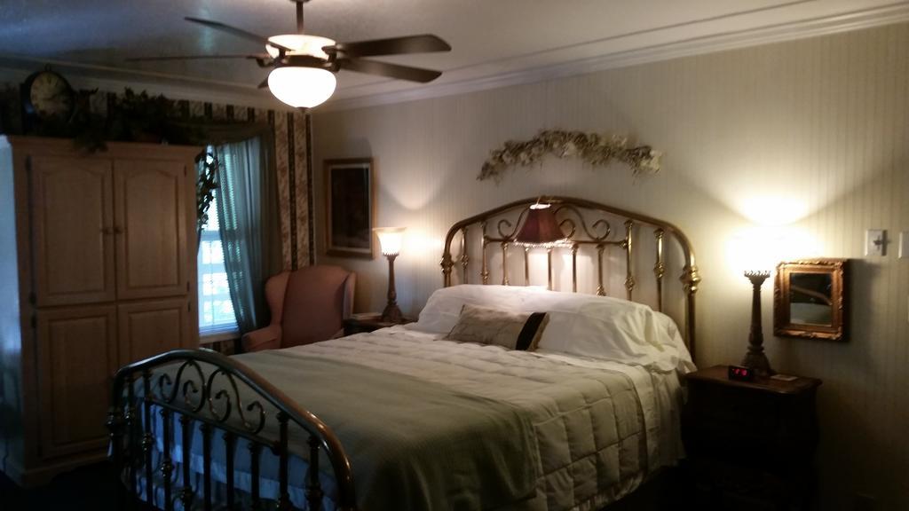 Rooster Hill Guest House Порт Анджелес Стая снимка