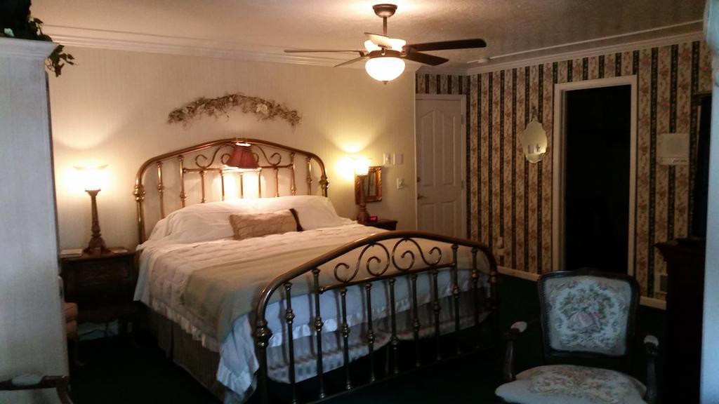 Rooster Hill Guest House Порт Анджелес Екстериор снимка
